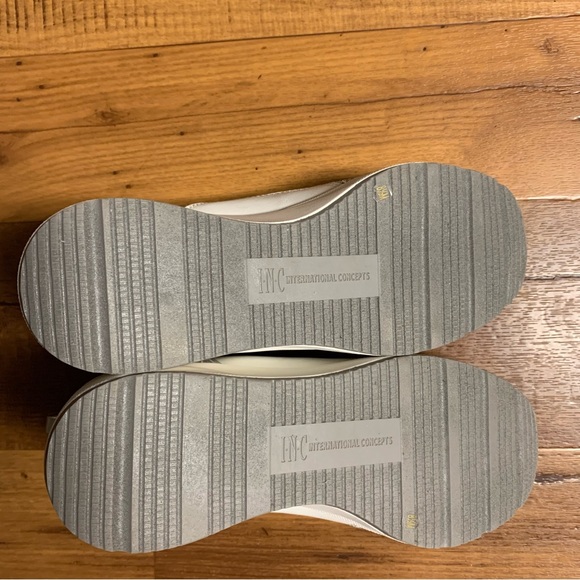 INC International Concepts Women’s White and Silver Sneakers Size 8.5 NWOT - Picture 7 of 7